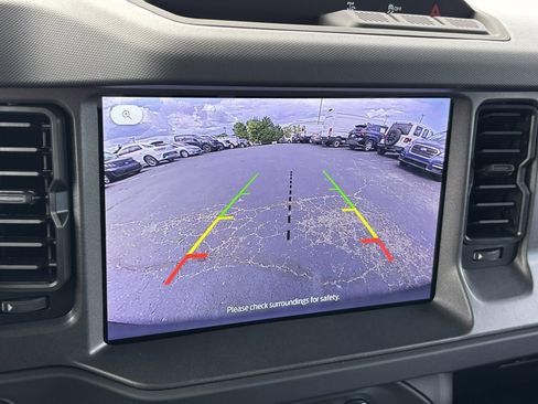 New 2025 Ford Bronco 4-Door image 5