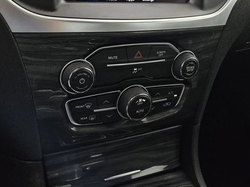 Used 2021 Chrysler 300 Touring w/ Sport Appearance Package RWD image 12