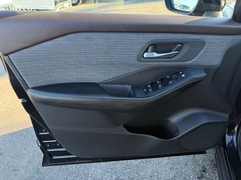 Certified 2023 Nissan Rogue SV image 19