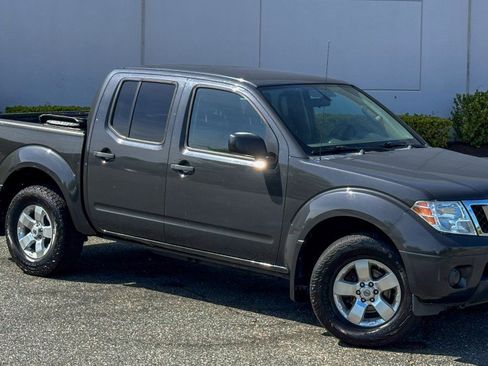 Used 2012 Nissan Frontier SV AWD/4WD image 8
