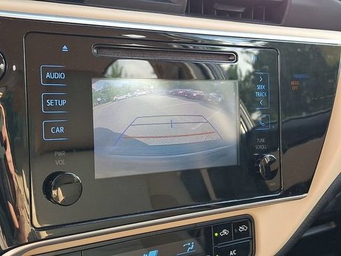 Used 2019 Toyota Corolla LE FWD image 17