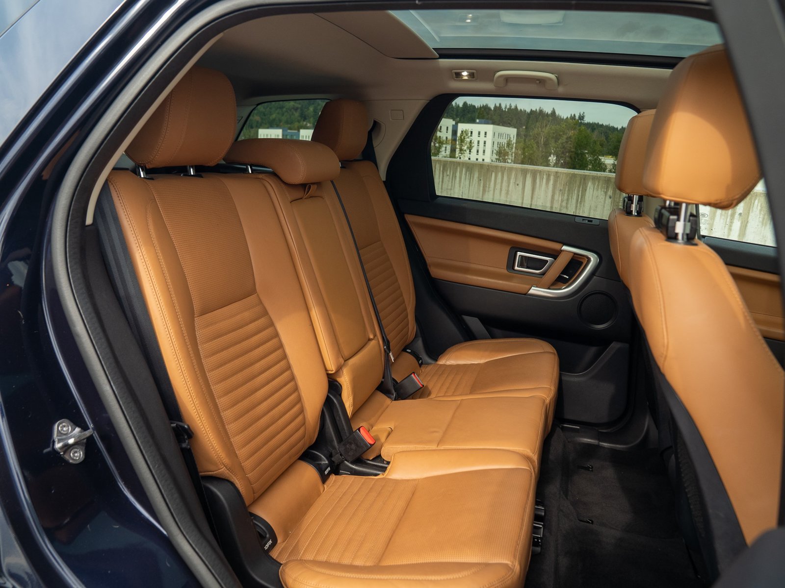 Used 2019 Land Rover Discovery Sport HSE Luxury AWD/4WD image 27