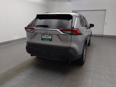 Used 2021 Toyota RAV4 LE FWD image 7