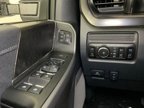 New 2026 Ford F250 Lariat w/ Black Appearance Package image 21