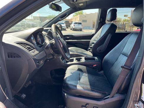 Used 2016 Dodge Grand Caravan R/T w/ Driver Convenience Group FWD image 11