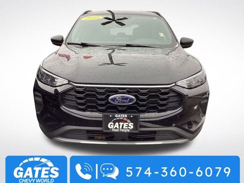 Used 2025 Ford Escape ST-Line image 2