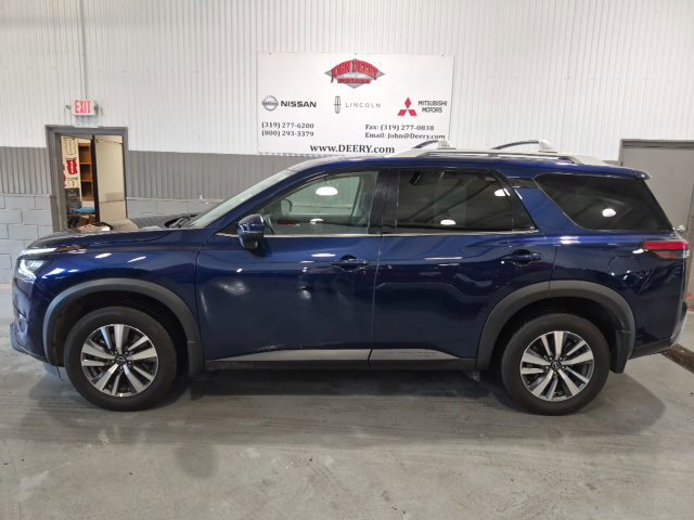 Certified 2025 Nissan Pathfinder SL AWD/4WD image 6