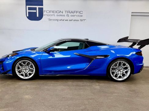 Used 2026 Chevrolet Corvette ZR1 w/ ZR1 Carbon Fiber Aero Package image 8