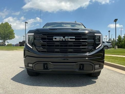 Used 2024 GMC Sierra 1500 Elevation AWD/4WD image 8