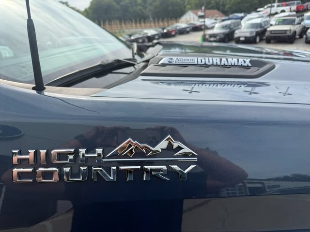 Used 2024 Chevrolet Silverado 2500 High Country w/ High Country Premium Package AWD/4WD image 9