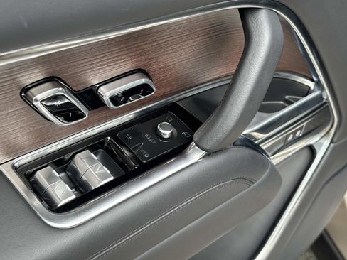 Certified 2023 Land Rover Range Rover Autobiography AWD/4WD image 21