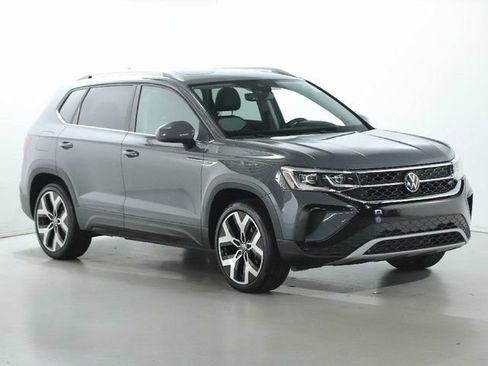 Certified 2023 Volkswagen Taos SEL AWD/4WD image 9