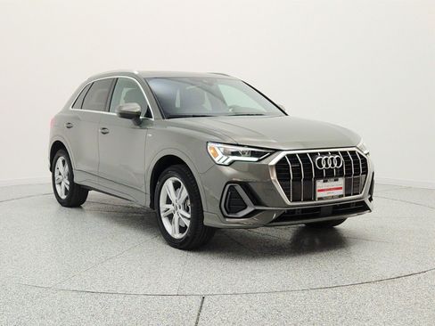 Used 2023 Audi Q3 2.0T Premium w/ Convenience Package AWD/4WD image 3