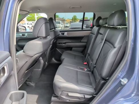 Used 2025 Hyundai Santa Fe SEL AWD/4WD image 12