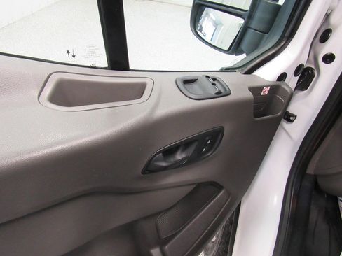 Used 2020 Ford Transit 150 Low Roof RWD image 38