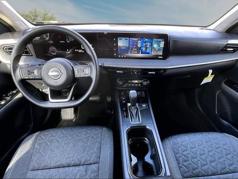Used 2026 Nissan Kicks SV FWD image 7