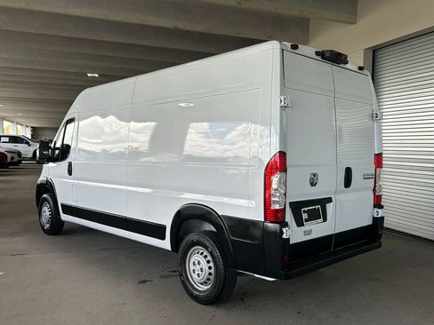 Used 2025 RAM ProMaster 2500 w/ Convenience Group FWD image 3