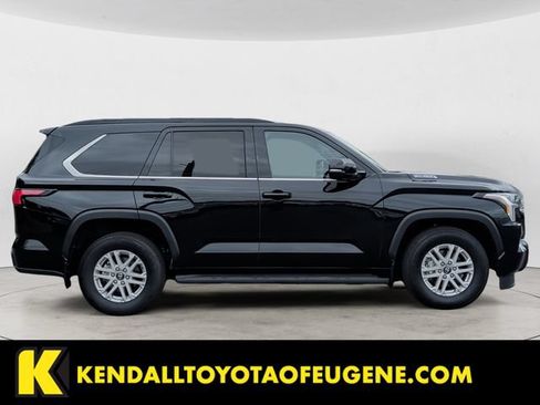 Used 2025 Toyota Sequoia SR5 AWD/4WD image 4