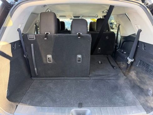 Used 2025 Nissan Pathfinder SV image 31