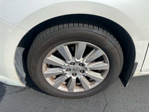 Used 2017 Toyota Sienna Limited image 6