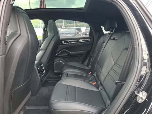 Used 2021 Porsche Cayenne S AWD/4WD image 11