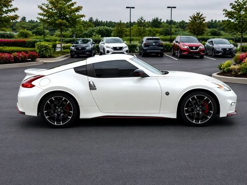 Used 2020 Nissan 370Z NISMO image 6