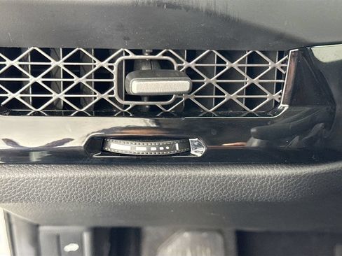 Used 2024 Honda Accord Touring image 11