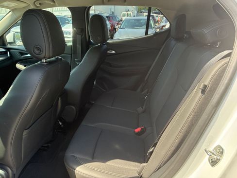 Used 2025 Buick Encore GX Preferred FWD image 21