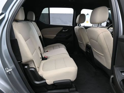 Used 2023 Chevrolet Traverse LS FWD image 34
