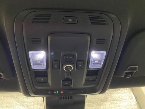 New 2025 Chevrolet Suburban Premier AWD/4WD image 27