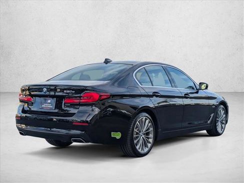 Certified 2023 BMW 530e w/ Convenience Package image 5