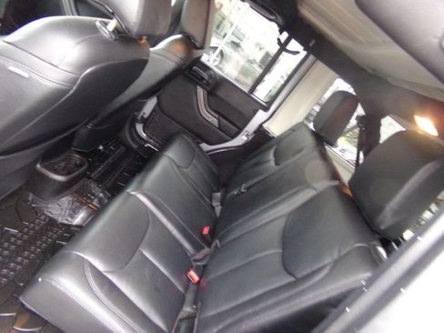 Used 2014 Jeep Wrangler Unlimited Sport w/ Quick Order Package 24S AWD/4WD image 14