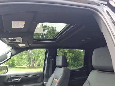 Used 2025 GMC Sierra 1500 AT4 w/ AT4 Premium Package AWD/4WD image 19