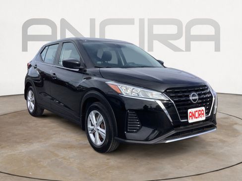 Used 2022 Nissan Kicks S image 7