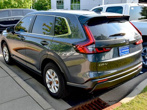 Used 2024 Honda CR-V LX image 7