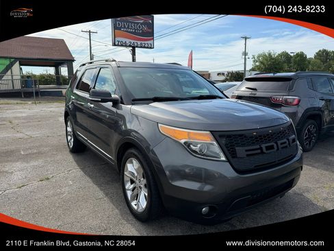 Used 2015 Ford Explorer XLT w/ Equipment Group 202A FWD image 7