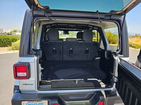 Used 2024 Jeep Wrangler Unlimited AWD/4WD image 25