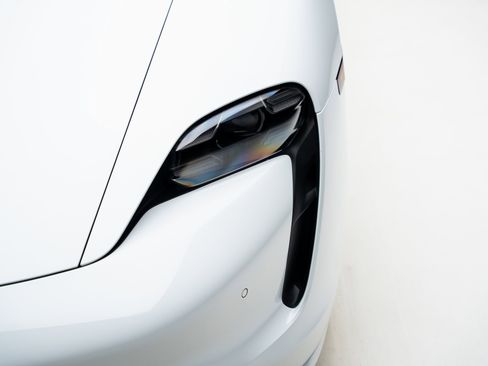 Used 2021 Porsche Taycan Turbo w/ Premium Package image 10