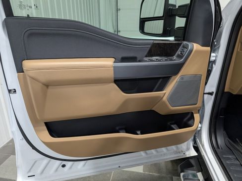 Used 2024 Ford F250 Lariat w/ Chrome Package image 13