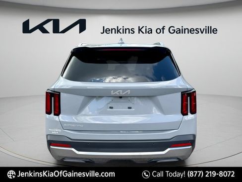 Used 2024 Kia Sorento S FWD image 4