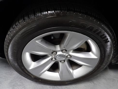 Used 2023 Dodge Challenger SXT RWD image 23