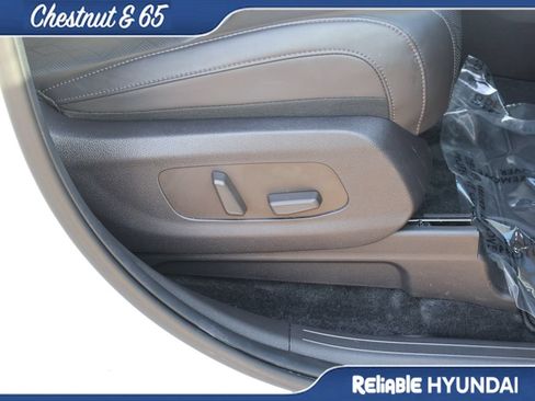 Used 2025 Kia Carnival SX FWD image 10