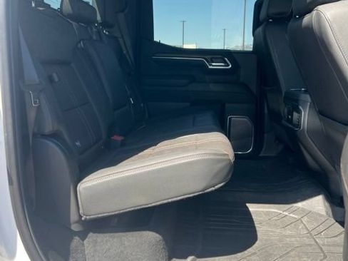 Used 2025 Chevrolet Silverado 1500 High Country w/ High Country Premium Package AWD/4WD image 35