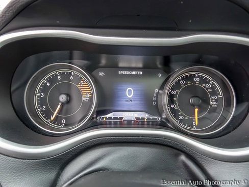 Used 2017 Jeep Cherokee Trailhawk w/ Comfort/Convenience Group image 14