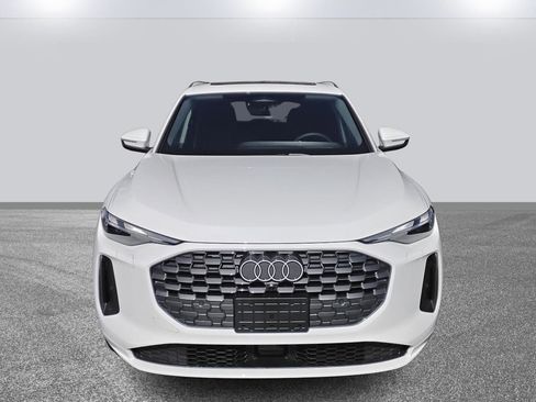 Certified 2025 Audi Q5 Premium w/ Convenience Package image 2