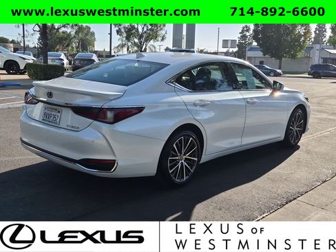 Used 2025 Lexus ES 300h w/ Premium Package FWD image 8