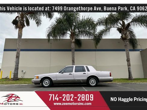 Used 1992 Lincoln Town Car Signature image 14