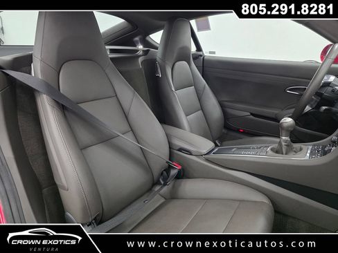 Used 2024 Porsche 718 Cayman RWD image 12