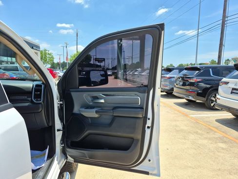 Used 2019 RAM 1500 Big Horn AWD/4WD image 24