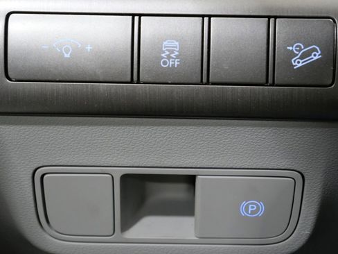 Used 2025 Hyundai Kona SEL image 11